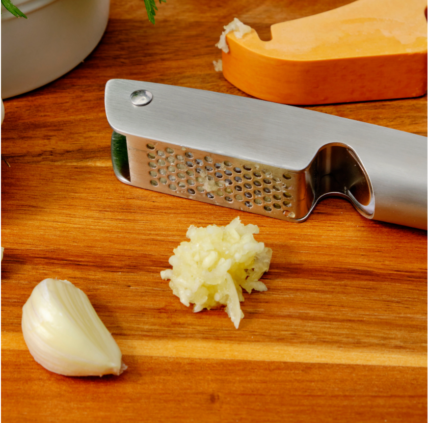 Full Circle No Mess Garlic Press