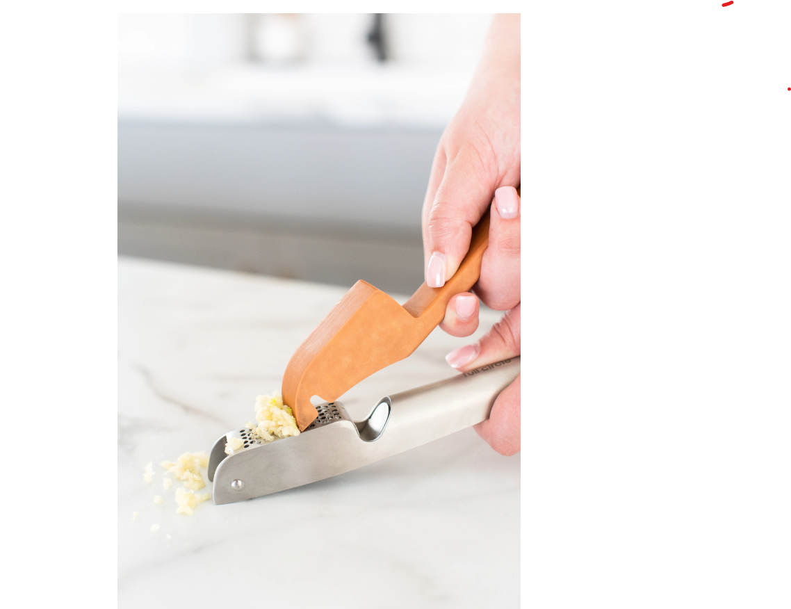 Full Circle No Mess Garlic Press